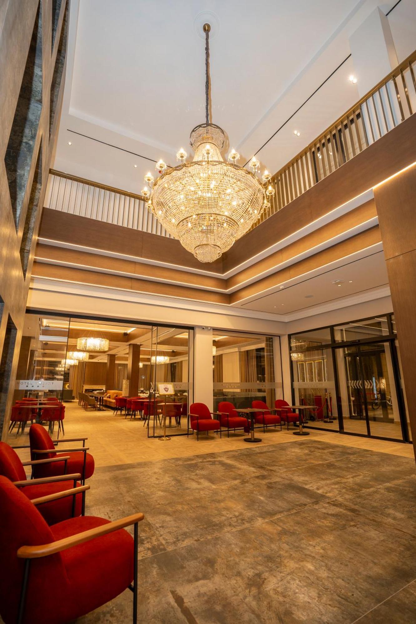 Hotel Mozart Shkodër Екстериор снимка